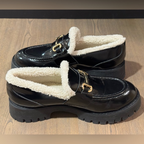 Steve Madden Women's Lando Black Loafers Faux Shearling Lining Chunky Sole 9M - Picture 2 of 10